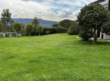 Terreno / Lote de 3 habitaciones, Quito · Linda Propiedad con Casa Rustica y Suite Independiente.
