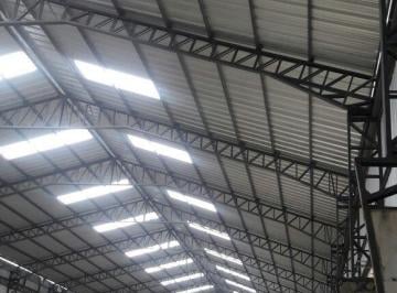 Bodega-Galpón , Guayaquil · Alquiler Bodega 1.127 m². con 110 m² de Oficinas por Estrenar Via a Daule
