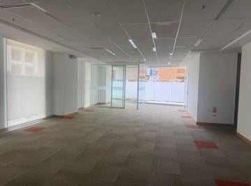 Local comercial de 1 habitación, Quito · Pradera Av República Arrieno Local/oficina Comerc. 131 m², Pb. Excelente Ubicac. Ión, Parqueo Frontal