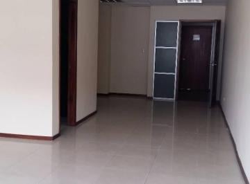 Oficina comercial de 1 habitación, Guayaquil · Oficina en Trade Building Junto a Mall del Sol