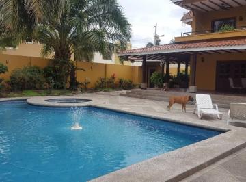 Casa de 5 habitaciones, Guayaquil · Se Vende Linda Casa Puerto Azul