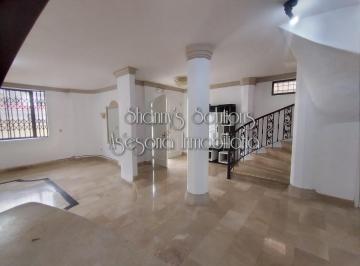 Casa de 13 habitaciones, Guayaquil · Kennedy, Rento Casa Comerc con 13 Areas, Garajes y Dpto con Terraza