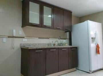 COCINA CON MUEBLES DE GRANITO · Renta Departamento Sector Carolina