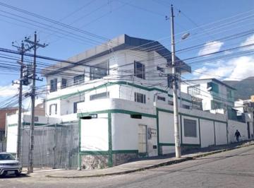 Edificio-Hotel-Fabrica de 8 habitaciones, Quito · Vendo Edificio Comercial Pinar Bajo