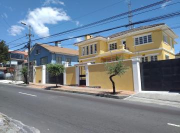 Casa · 608m² · 10 Habitaciones · 8 Estacionamientos · Venta Casa Floresta Full Remodelada Calle Toledo, Construcción 608 m², $650.000