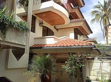 Casa de 4 habitaciones, Quito · Casa de Venta 775 m Av Cordero Quito