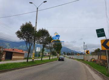 Terreno / Lote , Cuenca · Terreno Plano en Venta con Frente a La Autopista Cerca Patios Emov