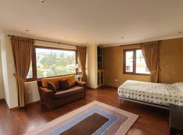 Casa de 5 habitaciones, Quito · Urb. Campo Alegre, Vendo Hermosa Casa 2500 m² Terr, 1500 m² Const. 5 Dorm.. Piscina, Guardianía