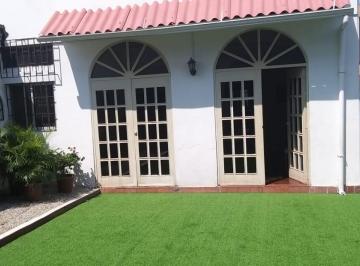 Casa de 4 habitaciones, Guayaquil · Venta de Casa en Urdesa Central Para Centro Medico