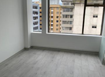 Oficina comercial , Quito · Oficina 70 m Av 10 de Agosto a 3 Cuadras de La Plataforma