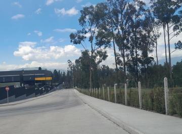 Terreno / Lote , Quito · Pifo Arriendo Terreno de 40.000 en Oyambaro