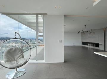 Departamento de 3 habitaciones, Quito · PH de Lujo, Vista Espectacular de La Ciudad