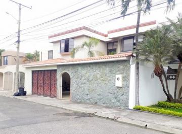 Casa de 5 habitaciones, Guayaquil · Venta de Casa - Puerto Azul