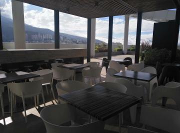 Oficina comercial , Quito · Vendo o Rento Oficina en La Av Naciones Unidas y Núñez de Vela