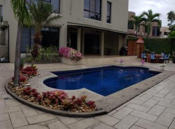 Casa de 4 habitaciones, Guayaquil · En Venta: Casa con Piscina en Samborondon, Primeros Kilom