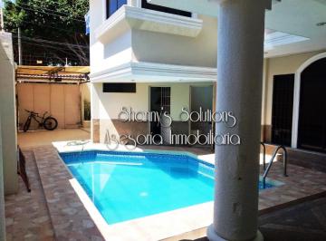 Casa de 6 habitaciones, Guayaquil · Kennedy, Venta Casa 3 Plantas con 4 Hab, Piscina, Dpto Independ. y Garaje