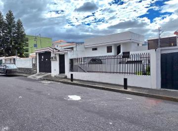 Casa de 6 habitaciones, Quito · Se Vende Casa Independiente Sector Ponceano