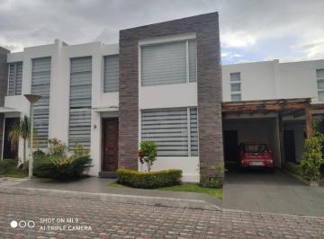 Fachada frontal vista 1 · Casa · 197 m² · 3 Habitaciones · 2 Estacionamientos - Sector La Viña
