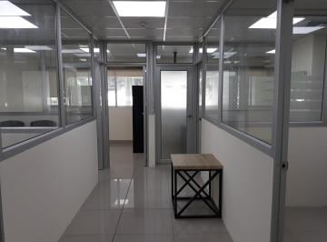 Oficina comercial de 7 habitaciones, Guayaquil · Empresarial Colón Alquilo Oficina de Lujo Divisiones 3 Privados, 1 Grupal, Sala de Reuniones, 90 Mt