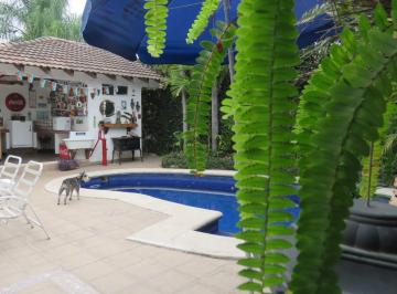 Piscina Area de B.B.Q. · Se Vende/se Alquila Linda Casa Urbanización Puerto Azul