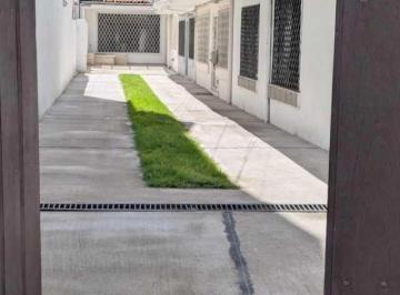 Casa · 246m² · 4 Habitaciones · 2 Estacionamientos · Bonita Villa en Venta Sector Coliseo Mayor Cuenca