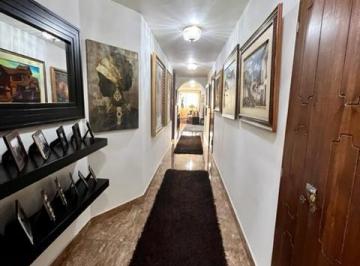 Departamento de 3 habitaciones, Quito · Departamento Gonzalez Suarez en Venta