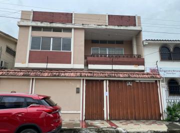 Casa · 220m² · 5 Habitaciones · Vendo Amplia Casa en Cdla Morejon Almeida