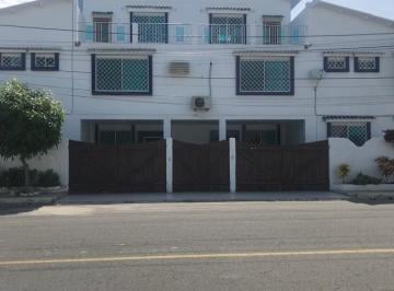 Casa de 5 habitaciones, Salinas · Casa de 250 m² con 5 Dorm. en Alquiler en Salinas