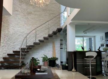 Casa de 5 habitaciones, Quito · $595.000; Piscina: 4 a 5 Dorm. a 2 Minutos Rancho San Francisco