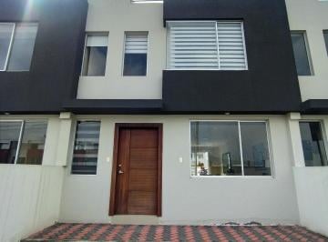 Casa de 3 habitaciones, Quito · Casa Miti Miti Ingreso Independiente