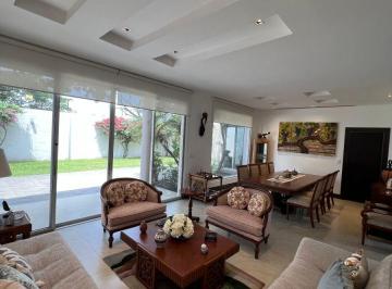 Casa de 3 habitaciones, Guayaquil · Laguna del Sol Moderna y Acogedora Casa de Oportunidad!