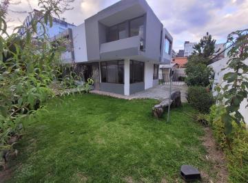 Casa de 5 habitaciones, Quito · Casa de Renta Ideal Empresas Negocios Sector Carolina