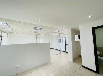 Oficina comercial de 3 habitaciones, Quito · Venta de Oficina en El Sector La Coruña de 65 m con Divisiones