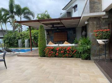 Casa de 4 habitaciones, Guayaquil · Linda Villa Al Lago de Venta en Laguna del Sol
