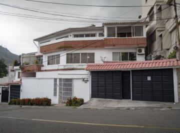 Departamento en venta ubicado en el Norte de Guayaquil. Cuenta con 3 dormitorios · Departamento de 220 m² con 3 Dorm. en Venta en Urbanizacion Los Ceibos