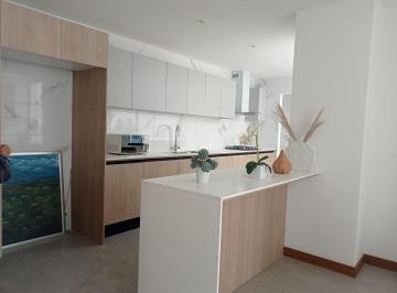 Casa de 3 habitaciones, Quito · Casa 3 Niveles: 3 Hab + Cocina Americana + Jardín Privado
