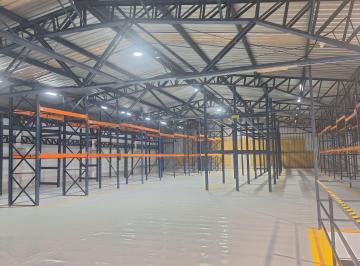 Bodega-Galpón de 15 habitaciones, Quito · 4500 m² de Bodegas con 1000 m² de Oficinas Sector Parques del Recuerdo de Lujo Arriendo