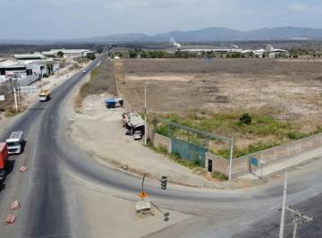 VENTA TERRENO EN MANTA USO MÚLTIPLE SECTOR COLISA VÍA MANTA-VÍA ROCAFUERTE-VÍA JARAMIJÓ, 62.740 M2, A $60 EL ME TOTAL $3'764.400 DÓLARES · Venta Terreno en Manta Sector Colisa, Uso Múltiple Redondel Manta - Rocafuerte - Jaramijó 62.740 m²