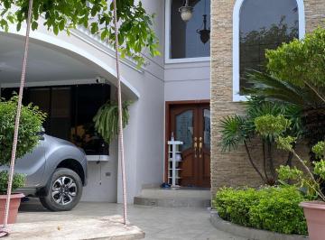 Casa de 3 habitaciones, Guayaquil · Se Vende Casa en Camino Del. Rio 3d 250 m² N. H