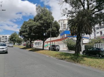 Casa de 7 habitaciones, Quito · Ideal Negocio de Buen Nivel, Acepto Franquicia. Quito Tennis Club, Magnífica Propiedad Comercial