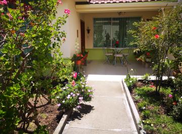 Casa de 3 habitaciones, Quito · Pomasqui Vendo Casa a un Solo Nivel con Jardín