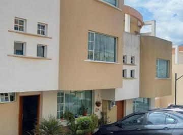 Casa · 180m² · 4 Habitaciones · 2 Estacionamientos · Sector Santa Lucia, Espectacular Conjunto Casa Bonita y Amplia.