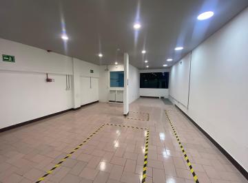 Bodega-Galpón de 4 habitaciones, Quito · Arriendo Bodega La Carolina