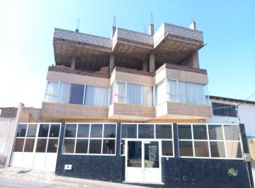 Casa de 4 habitaciones, Riobamba · Edificio Rentero en El Barrio Los Pinos en Av Principal