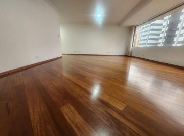 Departamento de 3 habitaciones, Quito · Arriendo Departamento La Carolina 3 Dorm. Mas Sala Estar 180 m un Parqueadero