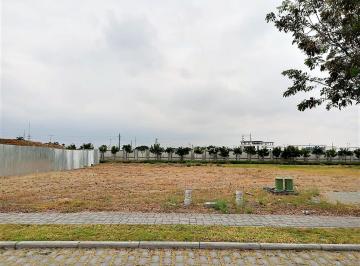Terreno / Lote , Guayaquil · Terreno de Venta en La Urbanización Aires del Batán, 720 m², Al Lago.