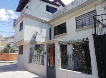 Casa de 6 habitaciones, Quito · Casa Rentera en Venta, Sector Santa Anita - Sur de Quito