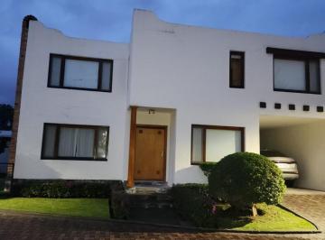 Casa de 4 habitaciones, Quito · Vendo Linda Casa en Tumbaco Conjunto Privado 7 Casas $ Piscina Comunal