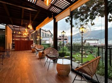 Local comercial de 8 habitaciones, Quito · Casa Comercial en La Eloy Alfaro con Parqueaderos