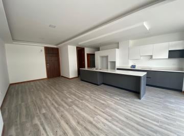 Departamento de 3 habitaciones, Quito · 3 Dorm., 80 m² Jardin / Terraza. Techos Altos, 1 Minuto del Parque
